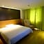 7 Days Inn Yunfu Luoding Central