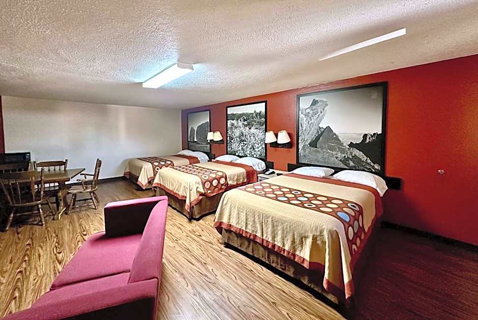 Super 8 by Wyndham Athens TX