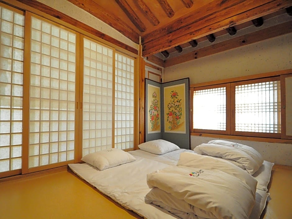 Gallery Jin Hanok Guesthouse