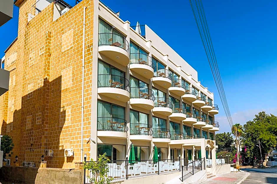 Olivia Palm Hotel