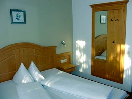 Double or Twin Room with Shower