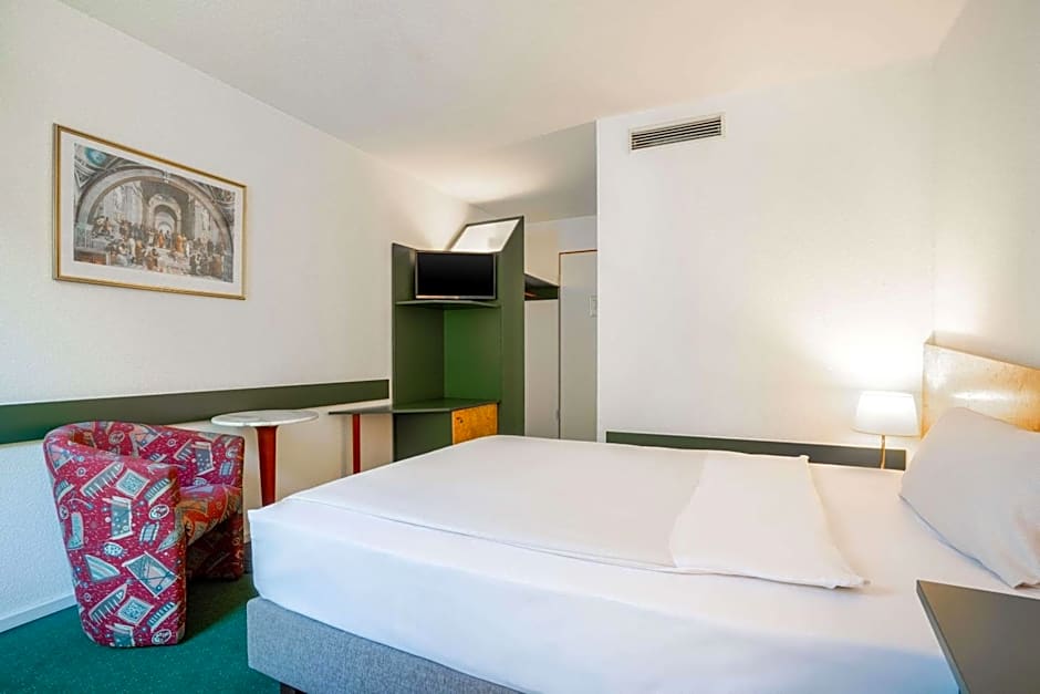 Foto 1 dari 4 — Single Room