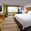 Holiday Inn Express & Suites North Brunswick