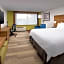 Holiday Inn Express & Suites North Brunswick By IHG
