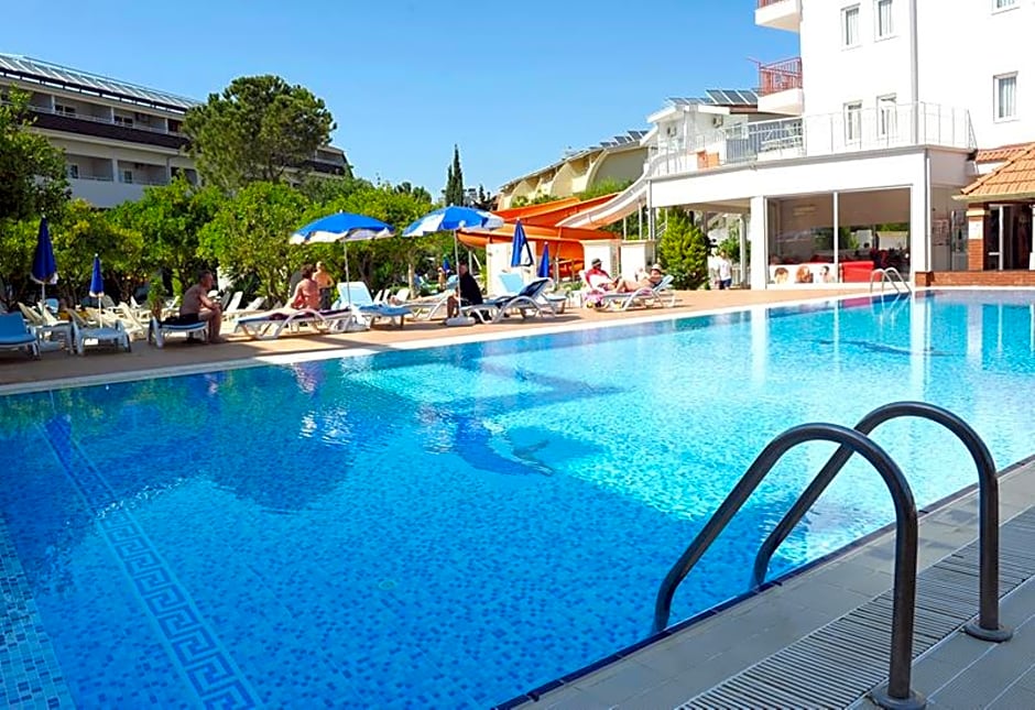 Hotel Catty Cats Garden