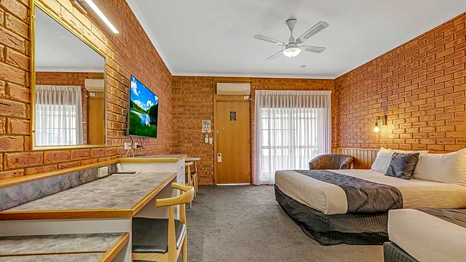 Golden River Motor Inn