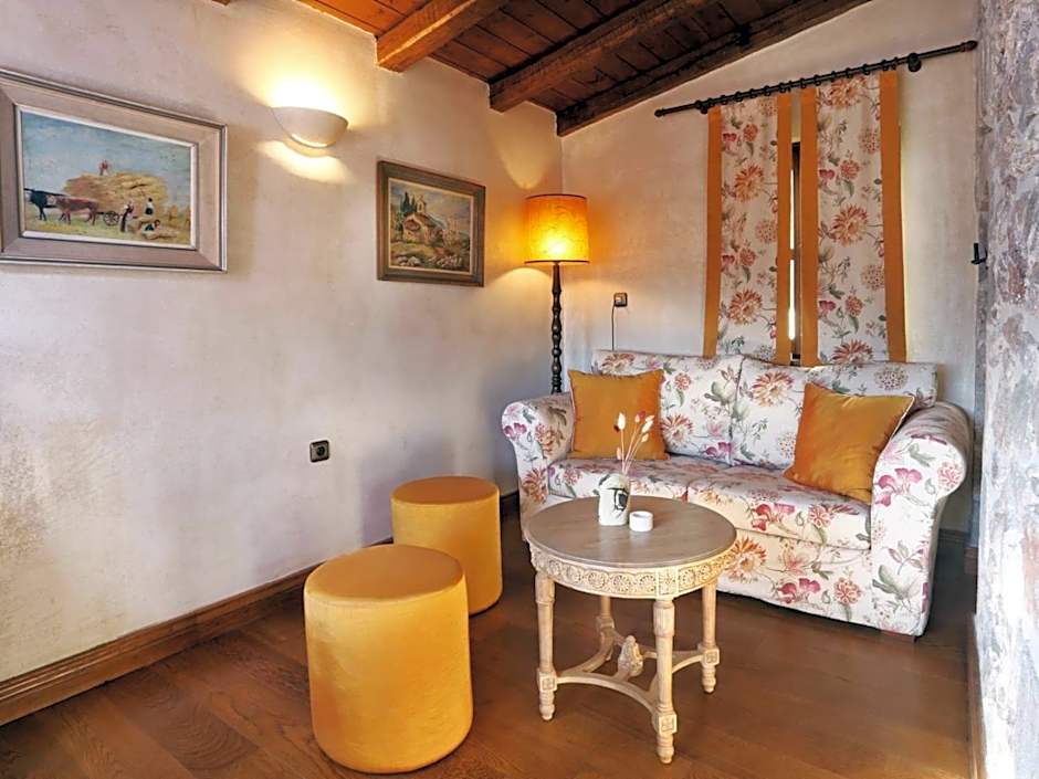 Lousiou Nymphes escape suites