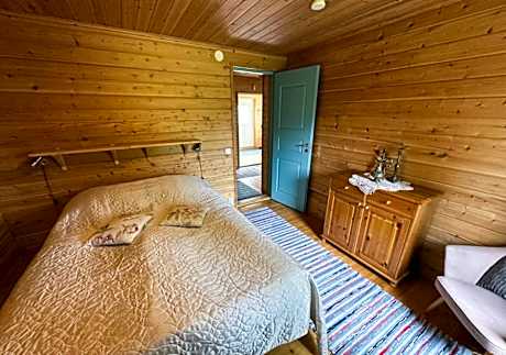 Four-Bedroom Cottage with Sauna