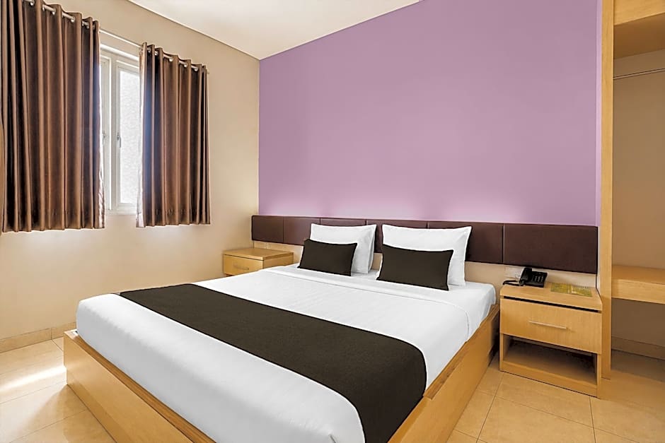 Townhouse Oak Hotel Niaga Surabaya