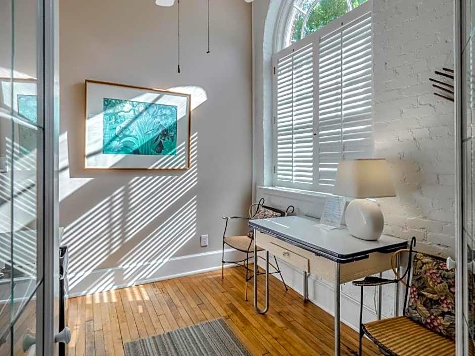 The Front Street Inn