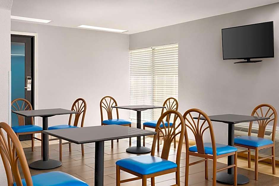 Days Inn by Wyndham Fulton