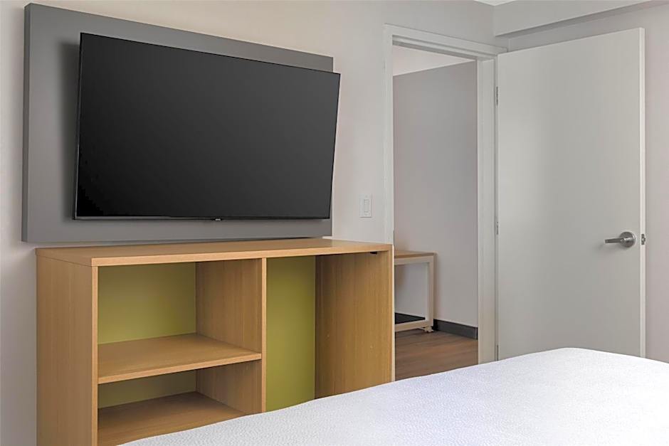 Spark by Hilton Woodstock