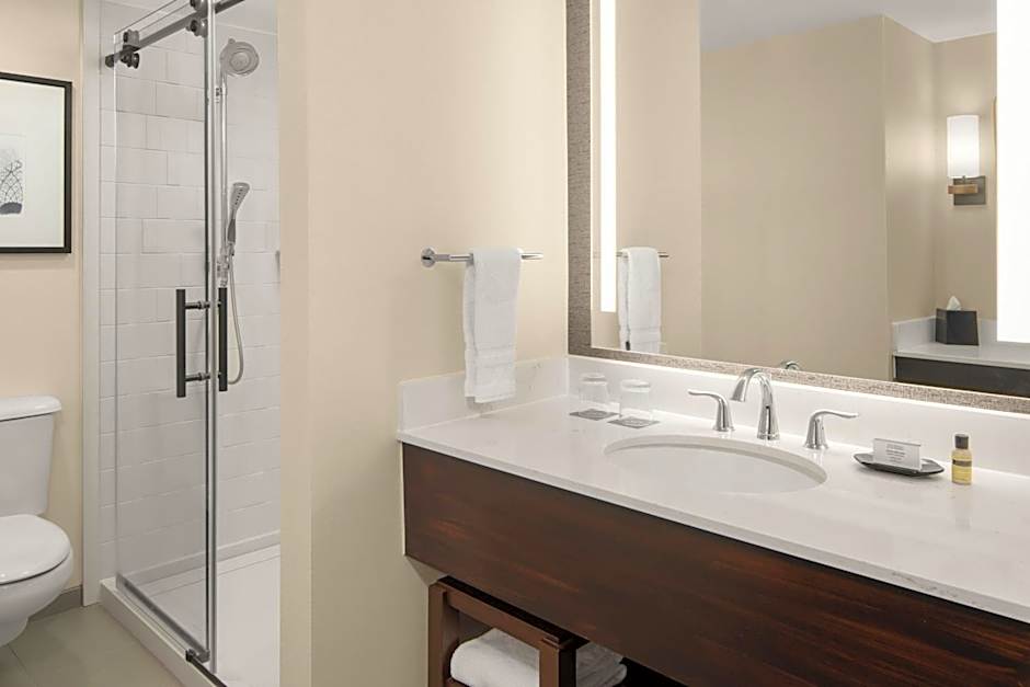 Sheraton Milwaukee Brookfield