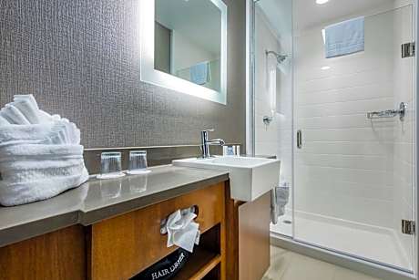 Suite, Multiple Beds (2 Queen Beds and 1 Double Sofa Bed)