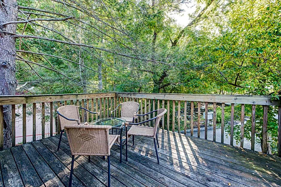 Quality Inn Creekside - Downtown Gatlinburg