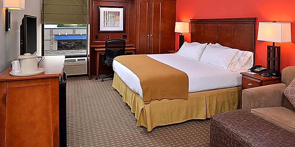 Holiday Inn Express Crestwood, an IHG Hotel