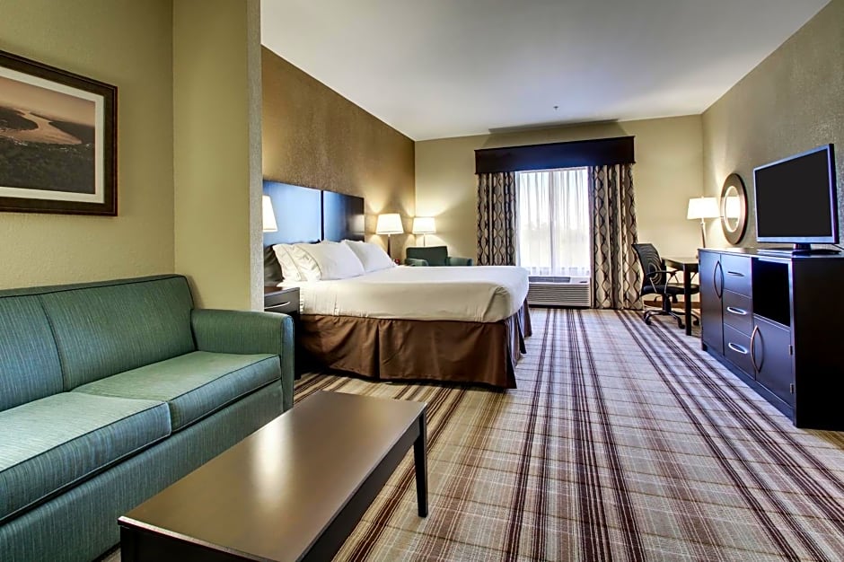 Holiday Inn Express and Suites Natchez South