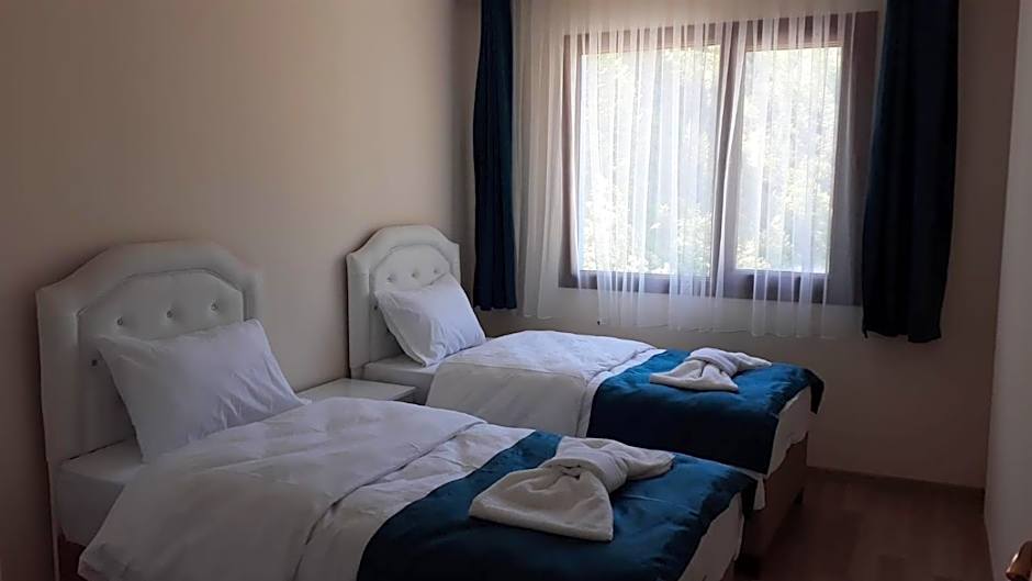 MAVİ KÖŞK UZUNGÖL