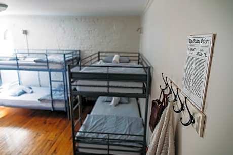 Bed in 8-Bed Mixed Dormitory Room