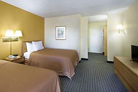 2 Double Beds Non-Smoking