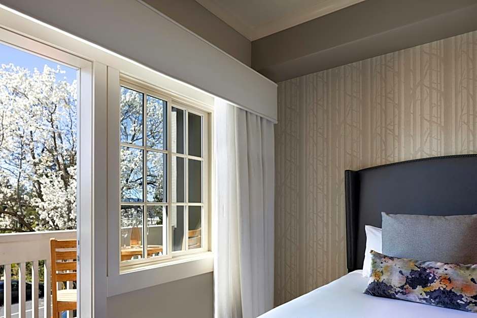 River Terrace Inn