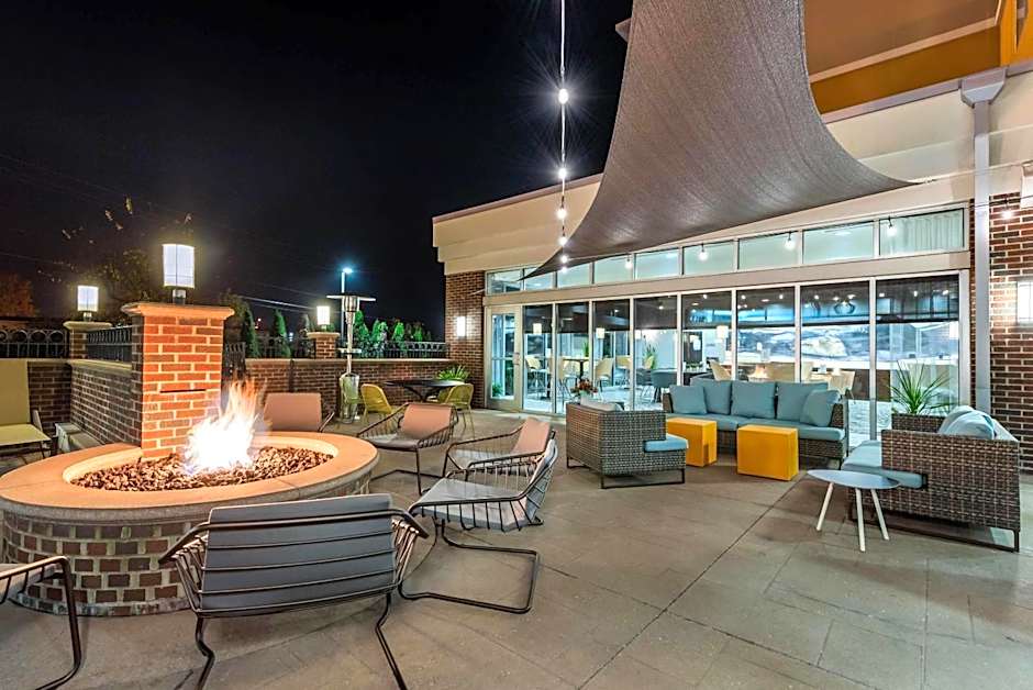 Cambria Hotel Akron - Canton Airport