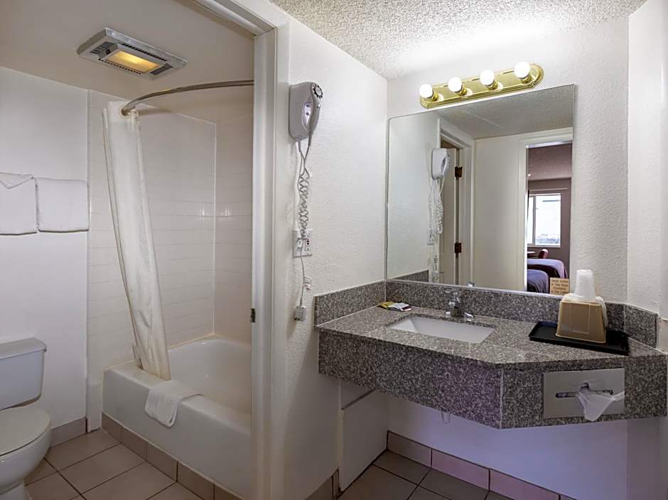 Cedar Valley Inn