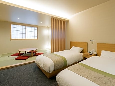 Japanese-Style Quintuple Room - Non-Smoking