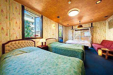 Triple Room with Shared Bathroom