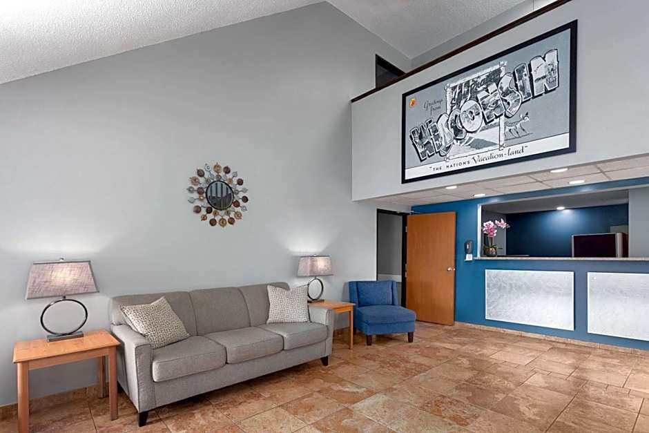 Super 8 by Wyndham Sun Prairie/Madison E