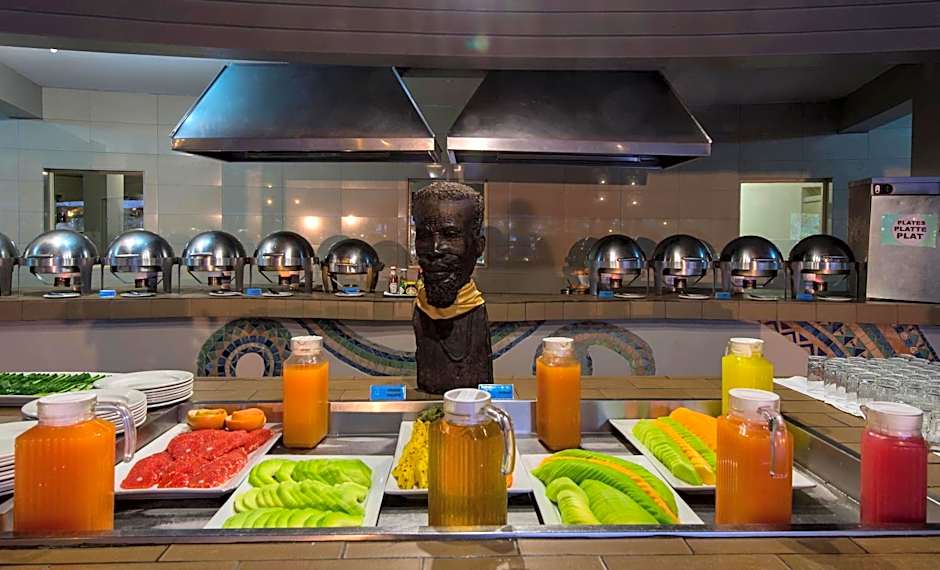 Azambezi River Lodge