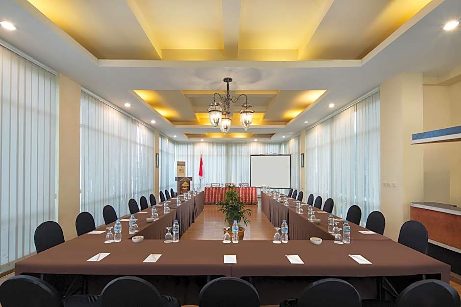 Royal Hotel and Convention Tretes