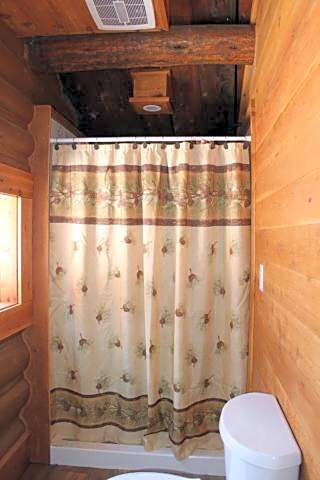 Elkhorn Cabins and Inn