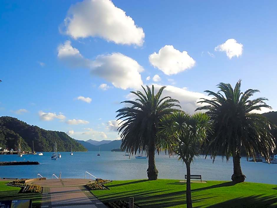 High Street Living Motel