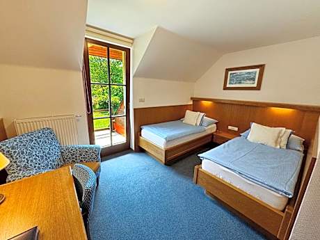 Twin Room with Balcony