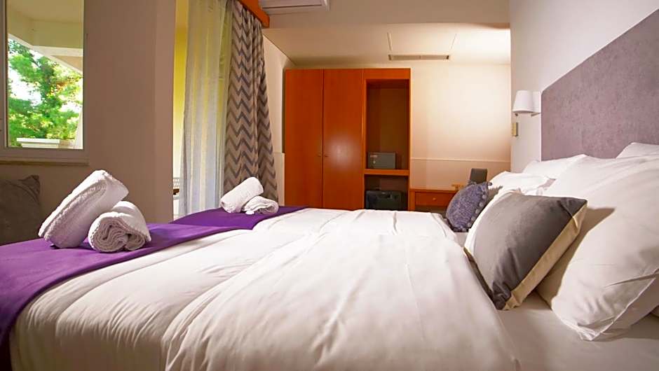 Antikyra Beach Hotel