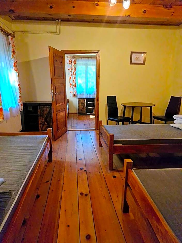 Hostel Domek Ogrodnika przy Muzeum w Przeworsku Zespole Pałacowo - Parkowym