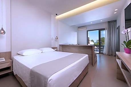 Family Room with Partial Sea View