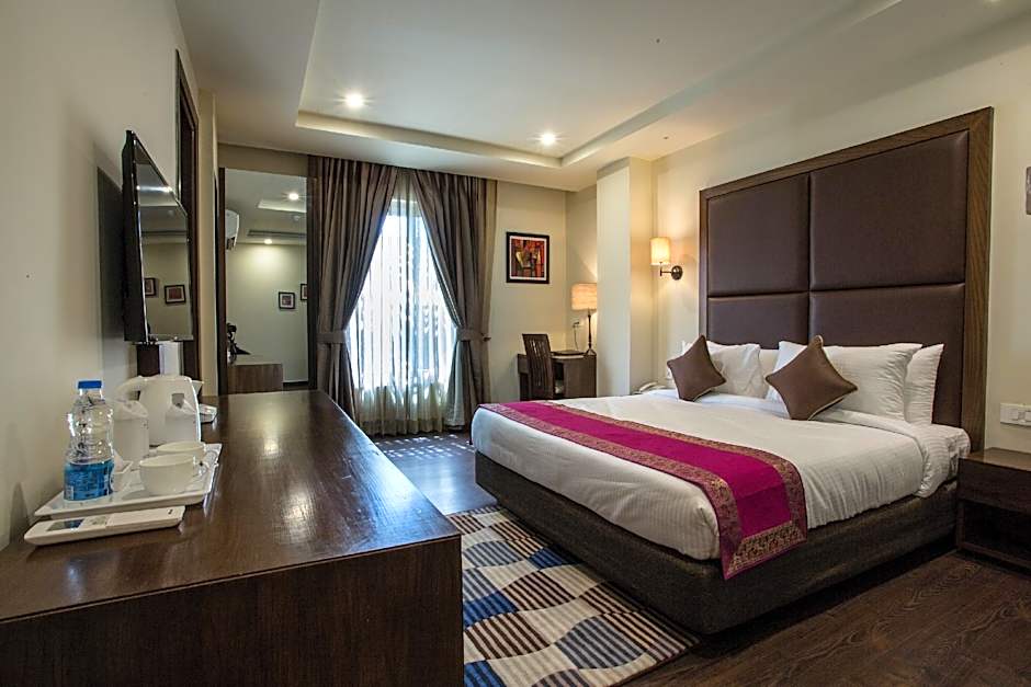 THE ROYAL COURT HOTEL & SPA