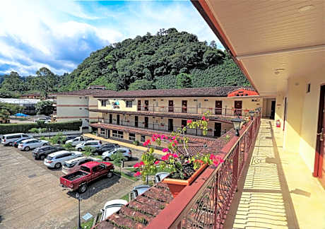 Hotel Valle del Rio