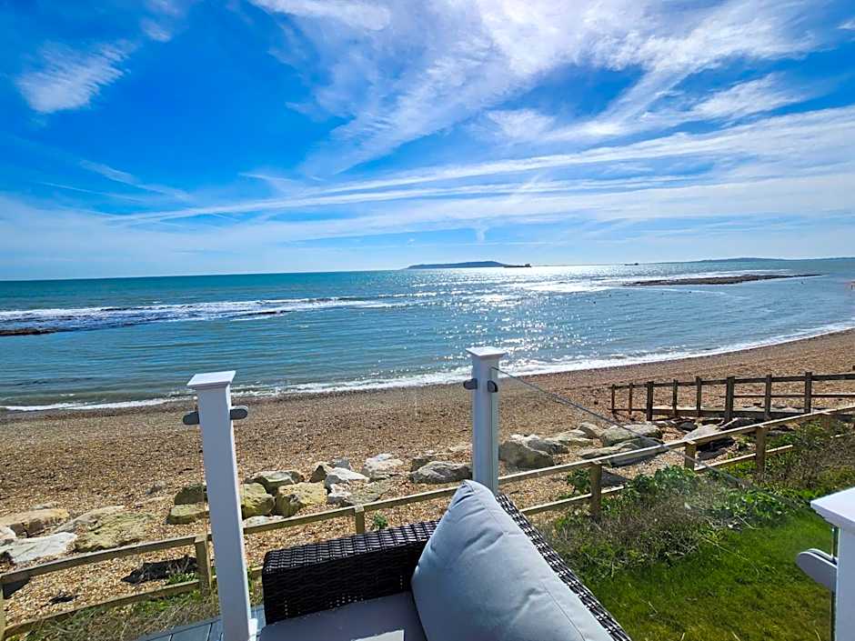 Europa Willow Pitch 29 Creek Caravan Park dog friendly