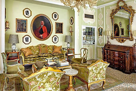 Presidential Suite, 1 Bedroom, Non Smoking, Balcony (1 King Bed)