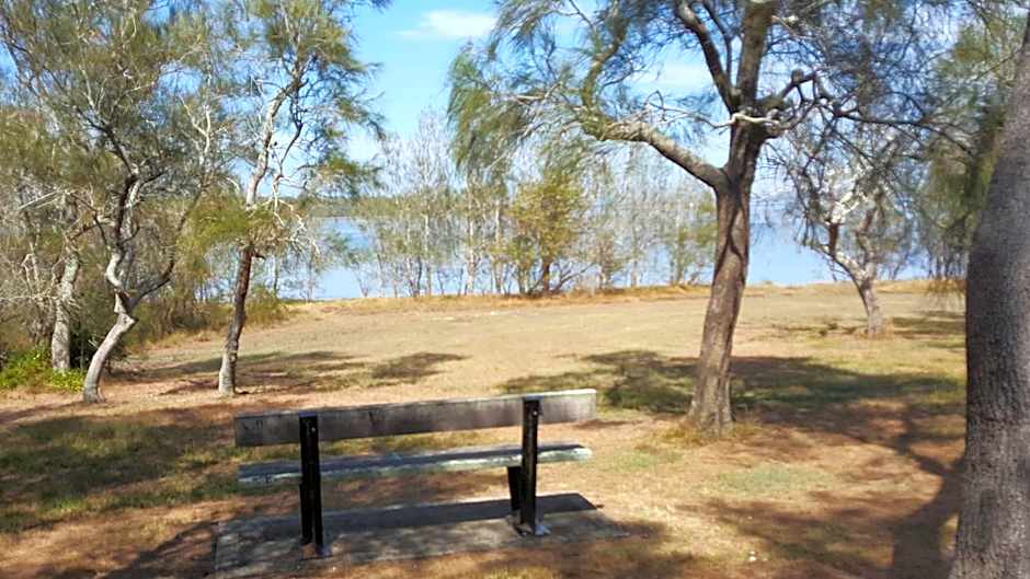 Hibiscus Lakeside Motel