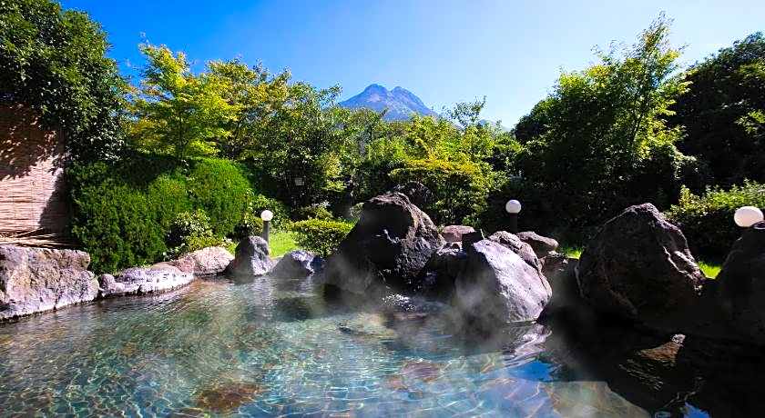 Ryokan Yufuin Sansuikan