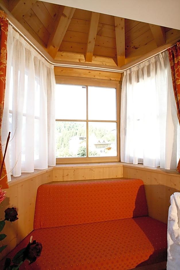 Hotel Garni La Roccia