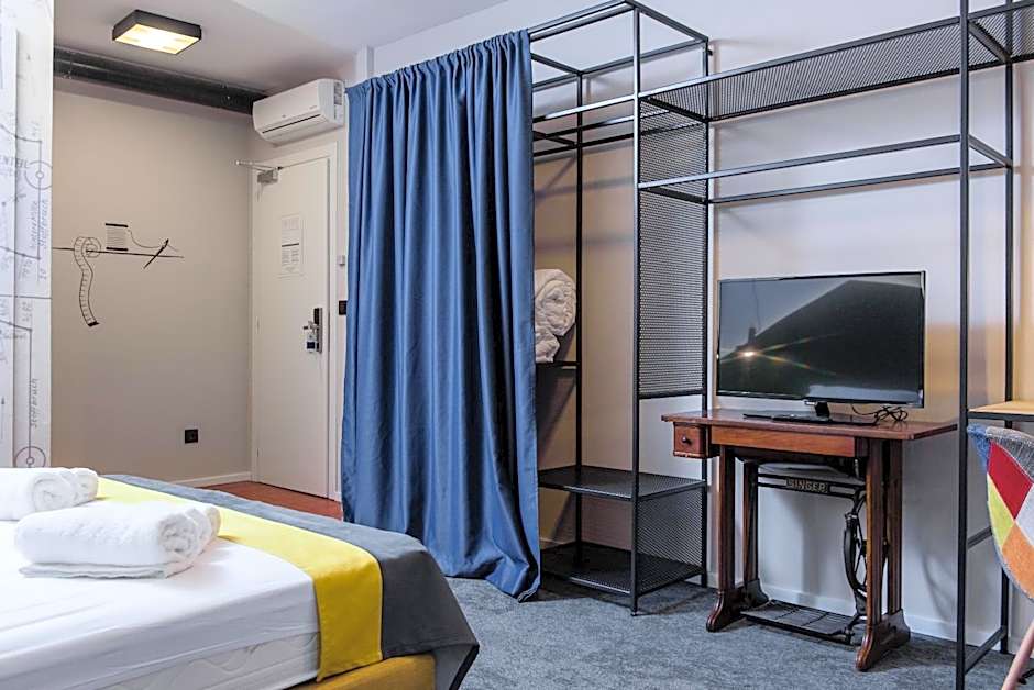 Stay Swanky Bed & Breakfast