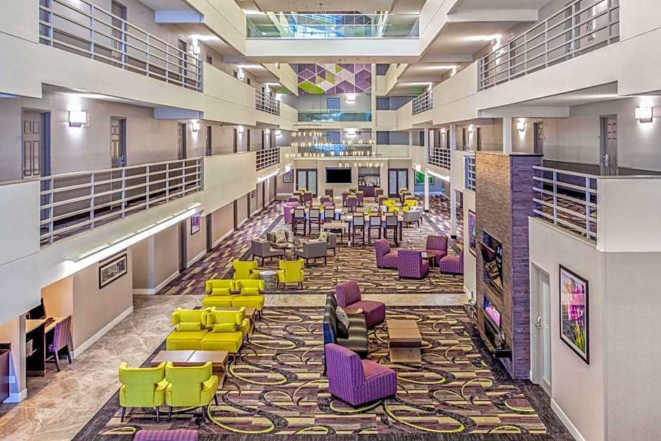 La Quinta Inn & Suites by Wyndham Lubbock West Medical Center