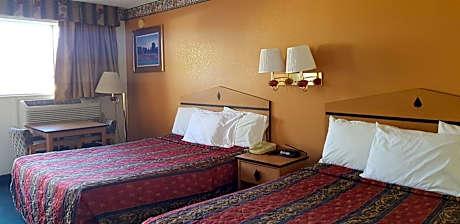 Queen Room with Two Queen Beds - Non-Smoking
