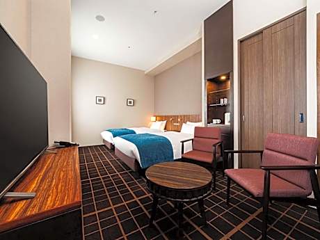 Deluxe Twin Room (2 Adults) - Non-Smoking