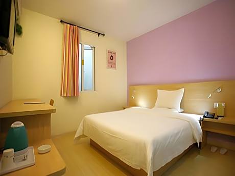 7 Days Inn Yingtan Central Plaza